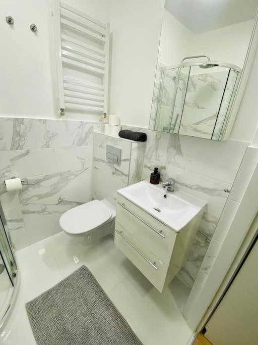 Bezagenta Mozart8 Studio Easy Access To City Wifi Apartman Varsó Kültér fotó
