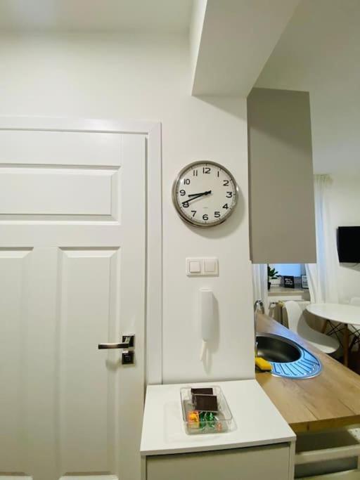 Bezagenta Mozart8 Studio Easy Access To City Wifi Apartman Varsó Kültér fotó